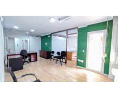 Vivienda cuatro dormitorios, dos baños y aparcamiento, en en centro de Torremolinos