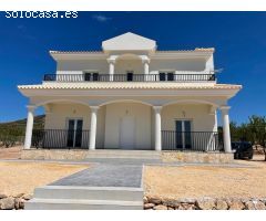 Chalet en Venta en Pinoso, Alicante