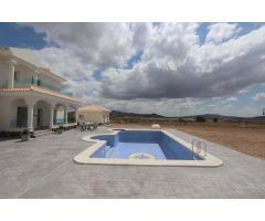Villas de Obra Nueva en parcelas de 10.000 m2 en Pinoso (Alicante)