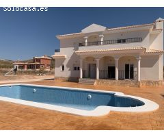 Villas de Obra Nueva en parcelas de 10.000 m2 en Pinoso (Alicante)
