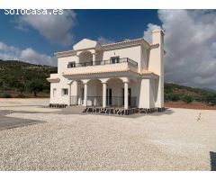 Villas de Obra Nueva en parcelas de 10.000 m2 en Pinoso (Alicante)