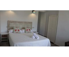 Hotel de 2 estrellas con instalaciones totalmente nuevas y piscina en Calpe (Costa Blanca)
