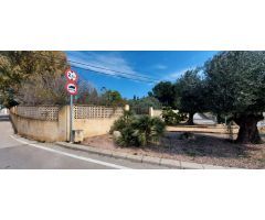 Exclusiva parcela urbana de 2.286 m2 con casa para reformar a 600 m de la playa en Calpe (Costa Blan