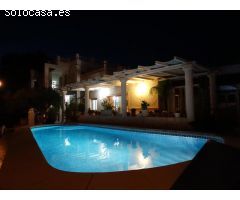 Hotel a 500 m de la playa con piscina y wifi gratuita en Calpe (Costa Blanca)