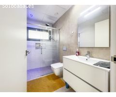 Villa independiente de 3 dormitorios, 2 baños, 1 aseo, piscina en Benijofar (Alicante)