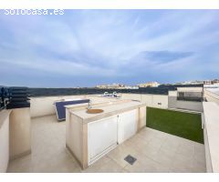 Villa independiente de 3 dormitorios, 2 baños, 1 aseo, piscina en Benijofar (Alicante)
