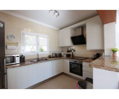 SE VENDE EN CALPE, VILLA CON VISTAS AL MAR