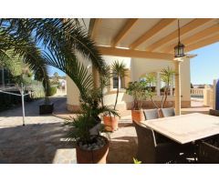 SE VENDE EN CALPE, VILLA CON VISTAS AL MAR
