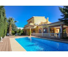 Exclusivo Chalet Independiente en Calpe: Un Paraíso Privado