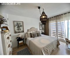 ¡Descubre el Elegante Adosado en Venta en Alicante Golf!