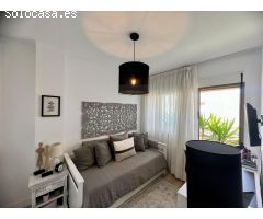 ¡Descubre el Elegante Adosado en Venta en Alicante Golf!