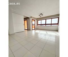 Apartamento con Vistas al Mar y la Montaña en Benidorm