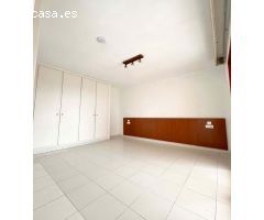 Apartamento con Vistas al Mar y la Montaña en Benidorm