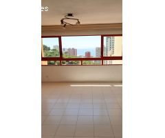 Apartamento con Vistas al Mar y la Montaña en Benidorm