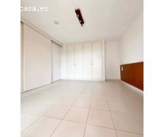 Apartamento con Vistas al Mar y la Montaña en Benidorm