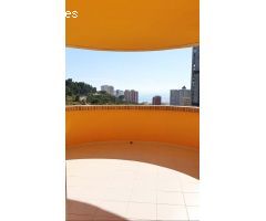 Apartamento con Vistas al Mar y la Montaña en Benidorm