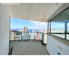Exclusivo Apartamento con Vistas Panorámicas en Torre Lugano, Benidorm