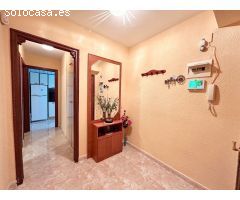 Amplio piso con 4 habitaciones dobles y plaza de parking en el centro de Benidorm
