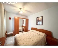 Amplio piso con 4 habitaciones dobles y plaza de parking en el centro de Benidorm