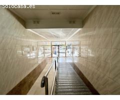Amplio piso con 4 habitaciones dobles y plaza de parking en el centro de Benidorm