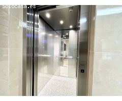 Amplio piso con 4 habitaciones dobles y plaza de parking en el centro de Benidorm