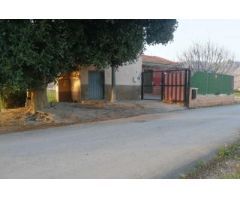 Casa de 150 m2 en terreno de 7.000 m2 en Orihuela (Alicante)