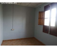 Casa de 150 m2 en terreno de 7.000 m2 en Orihuela (Alicante)