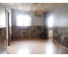 Casa de 150 m2 en terreno de 7.000 m2 en Orihuela (Alicante)