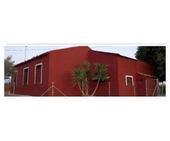 Casa de 150 m2 en terreno de 7.000 m2 en Orihuela (Alicante)