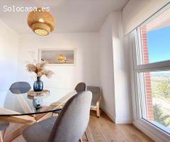 Bajo con terraza y vistas al mar en urbanización privada con piscina