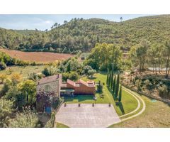 Casa de campo en Venta en Boadella i les Escaules, Girona