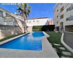 ATICO CON 2 TERRAZAS, VISTAS AL MAR, PISCINA COMUNITARIA Y GARAJE. A 20 METROS DE LA PLAYA.