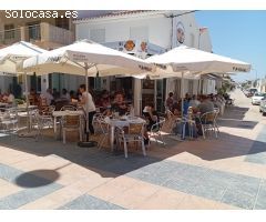 Venta restaurante con licencia de restaurante para entrar ya, y con vivienda en parte superior.