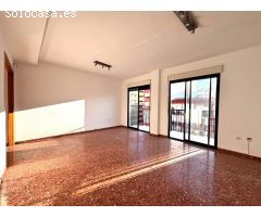 Vivienda residencial del 2002 en Gandia zona corea con garaje y trastero.