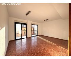 Vivienda residencial del 2002 en Gandia zona corea con garaje y trastero.
