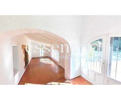 Complejo residencial con encanto en Xabia, ideal para negocios o  familias.