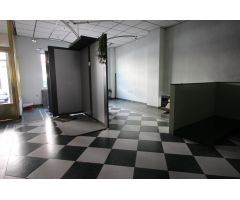 Estupendo local comercial en venta o alquiler en el centro de Montijo
