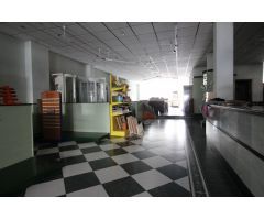 Estupendo local comercial en venta o alquiler en el centro de Montijo