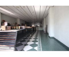 Estupendo local comercial en venta o alquiler en el centro de Montijo