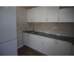 Se alquila estupendo piso de siete habitaciones en La Garrovilla