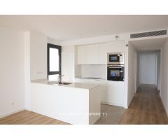 BONITO PISO ALTO CON ZONA COMUNITARIA EN PRIMERA LINEA DE MAR