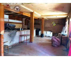 Restaurante cafetería bar de 250m2 distribuidos en planta baja y primera. Para reforma integral