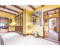 Magnifico chalet de 713m2 con 5 dormitorios, 4 baños y piscina sobre parcela ajardinada de 1.505m2