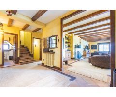Magnifico chalet de 713m2 con 5 dormitorios, 4 baños y piscina sobre parcela ajardinada de 1.505m2