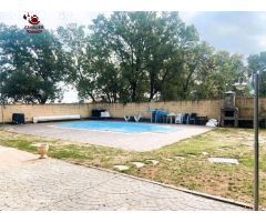 Chalet de 267m2, 4 dormitorios, 3 baños con parcela de 1016m2 en Collado Mediano