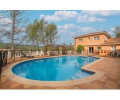 ESPECTACULAR CHALET EN VENTA EN EL CALVET SANT SALVADOR DE GUARDIOLA