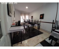 Presentamos 2 casas unidas en la mejor zona de burjasot.