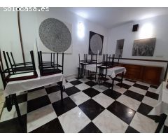 Presentamos 2 casas unidas en la mejor zona de burjasot.