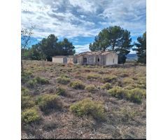 TERRENO CON CASA DE ALBERGUE EN VILLENA