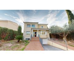 ESPECTACULAR CHALET LELIANA